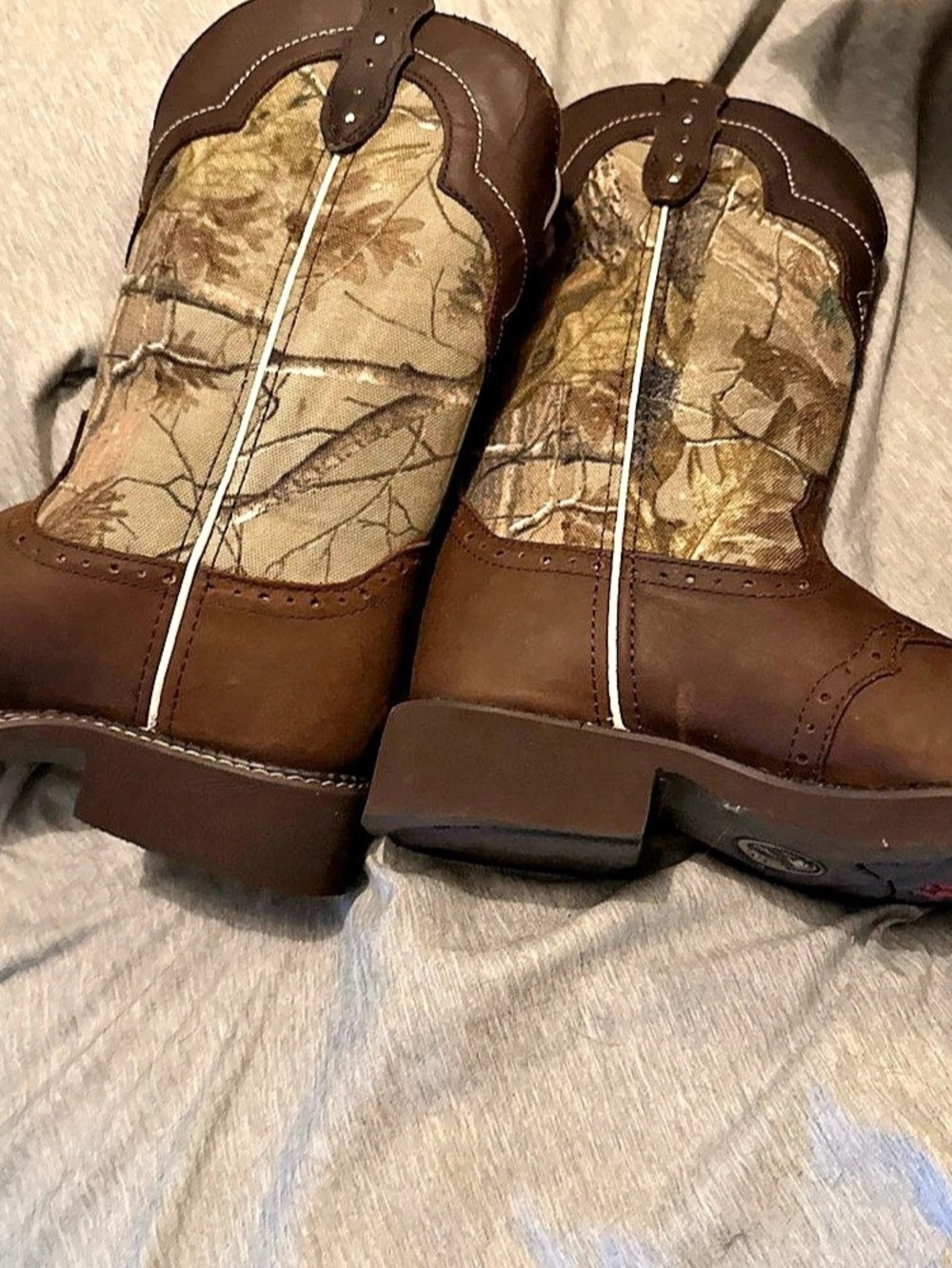 Justin L9609 women’s Camo Western Boots Brown US 8.5 B Like New